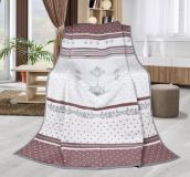 Hřejivá deka s atraktivním a romantickým vzorem laděná do starorůžové barvy | 150/200