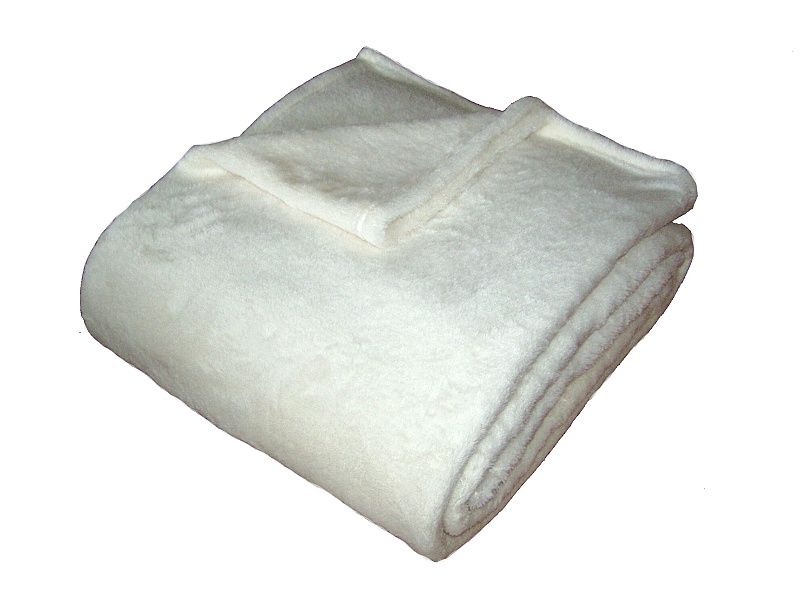 Žádaná chlupatková soft deka v bílém provedení Dadka